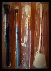 NWOT makeup brushes